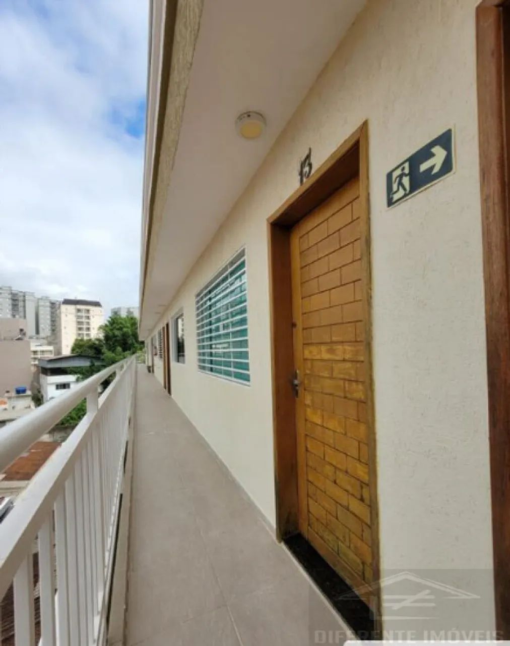 Apartamento reformado com 2 dormitórios uma vaga - Foto 2