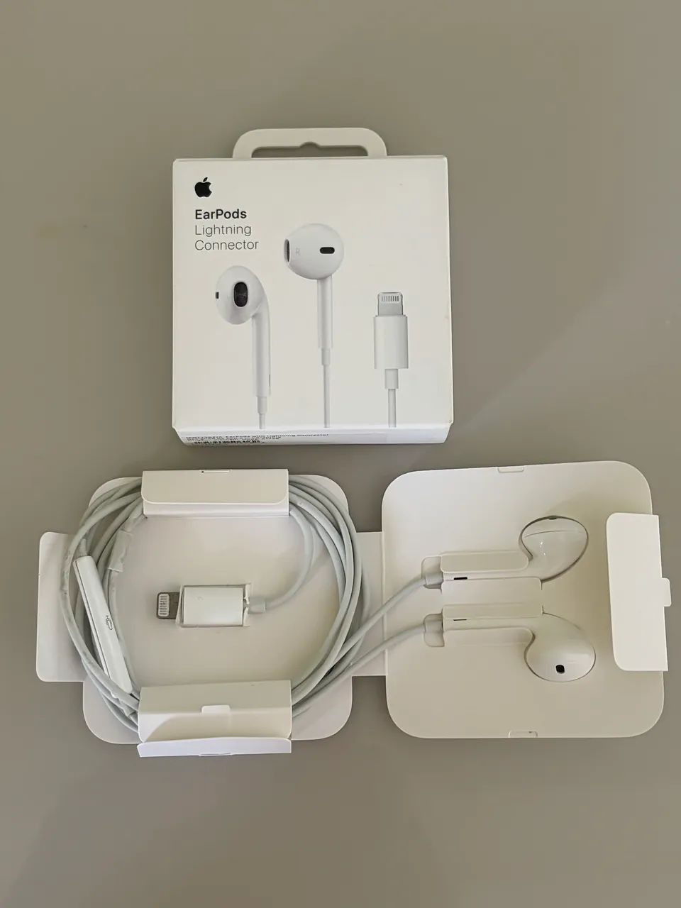EarPods original Apple com conector Lightning