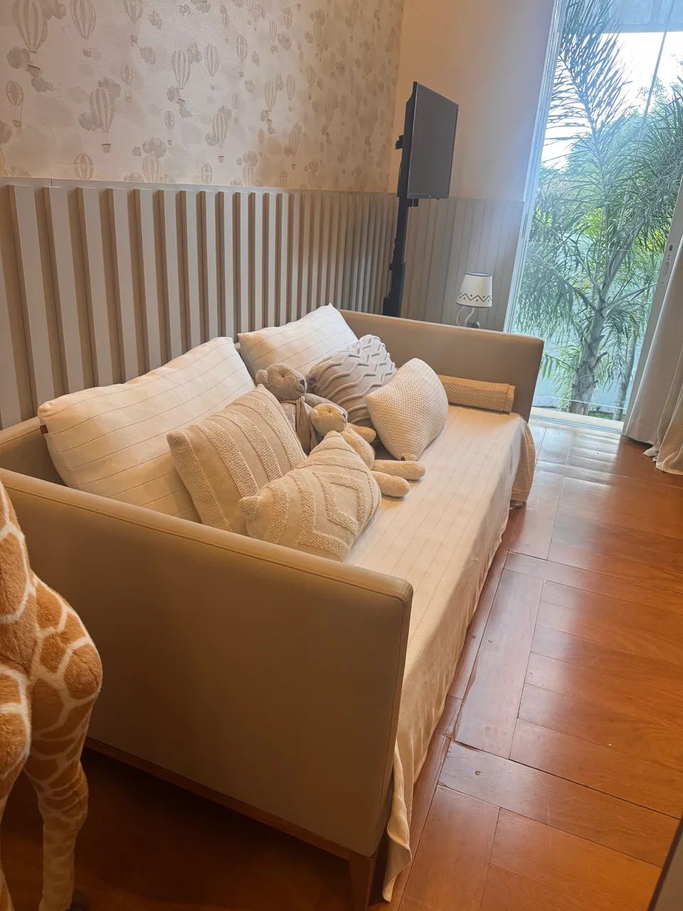 Cama auxiliar quarto de bebê! Com colchão de solteiro e capa em couro! - Foto 3