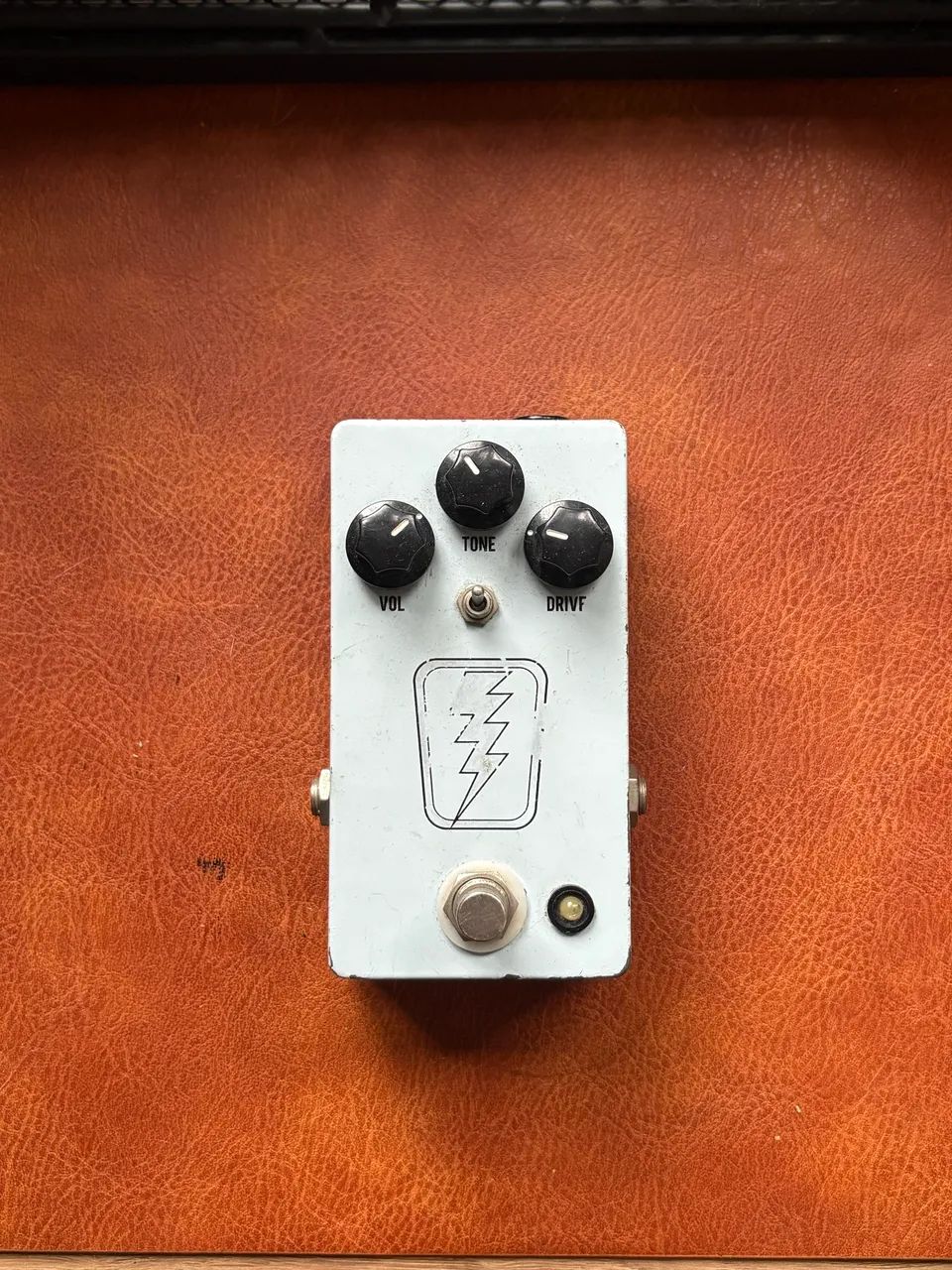 ギター JHS Pedals Superbolt V1 Pedal JHS Superbolt V1 - Instrumentos musicais - Menino Deus