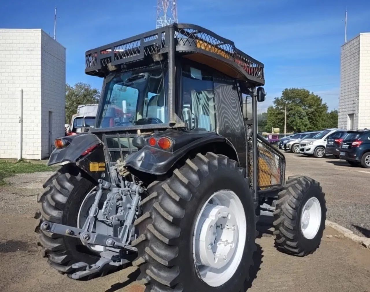 Trator Valtra BM100 ano 2018, 4x4, com 5.400 horas, em MG - Foto 3