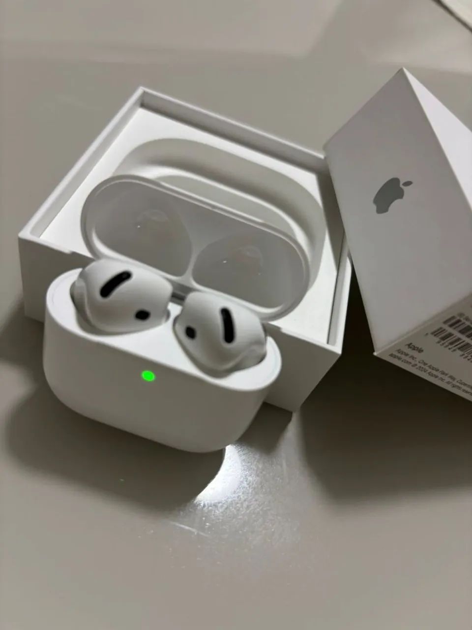 AirPods4
