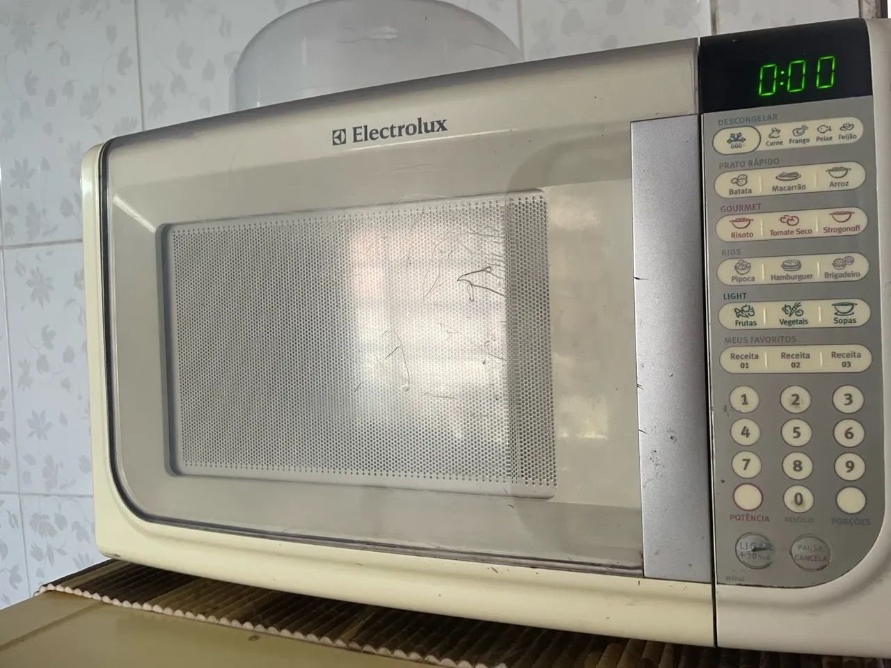 Micro-ondas Electrolux Funcionando Perfeitamente ? Só Precisa Limpar  - Foto 2