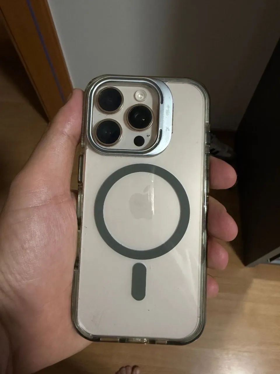iPhone 16 Pro, Titânio Deserto, Com Caixa, Impecável!