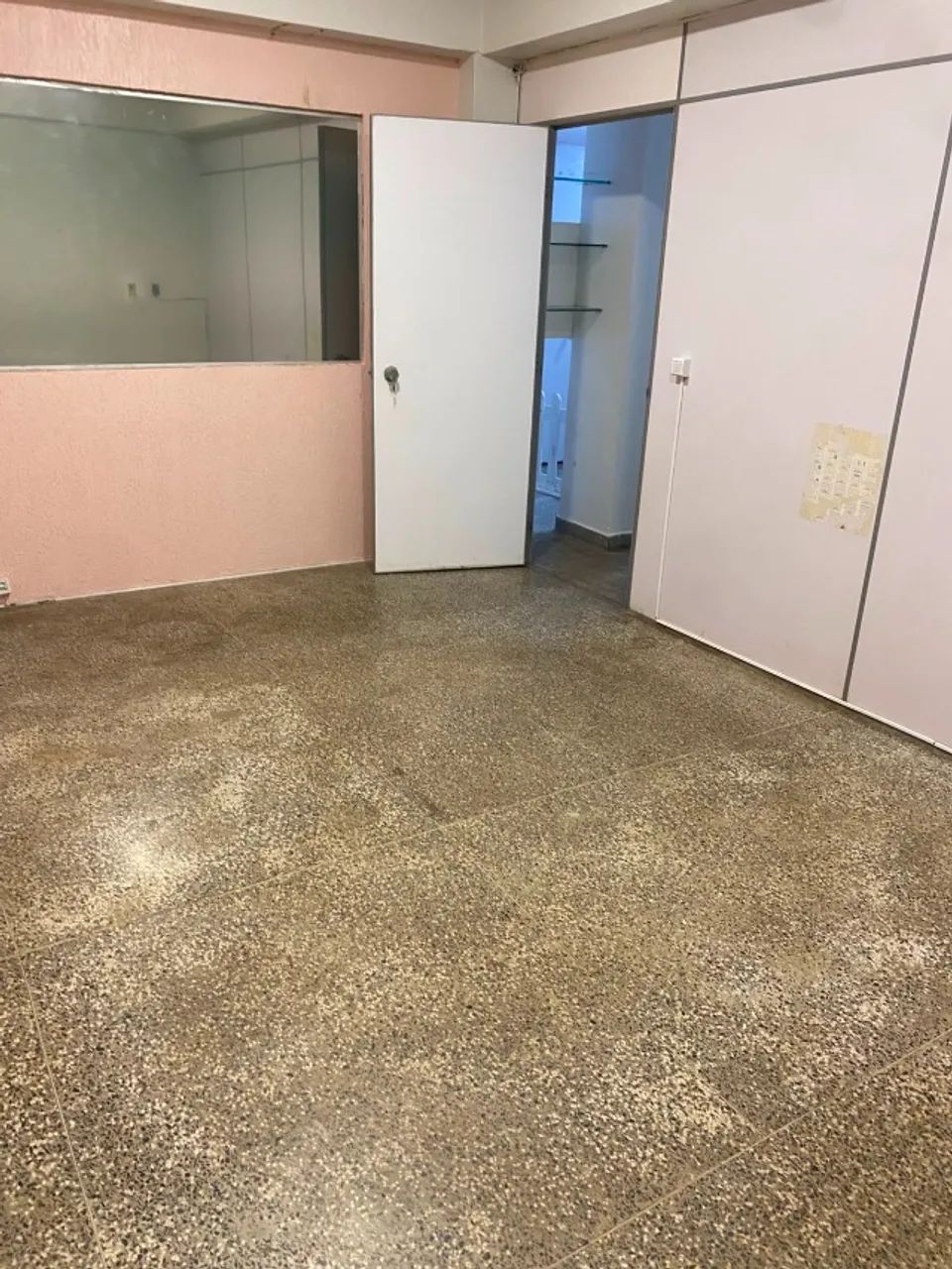 Alugo sala comercial de 100 m² com localização privilegiada no Guará  - Foto 4