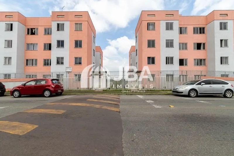APTO COM 3 QUARTOS E VAGA DE GARAGEM - PINHEIRINHO