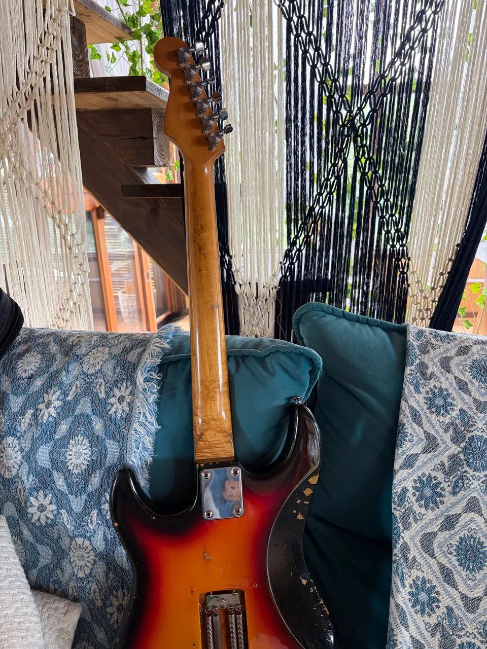 Guitarra Strato Shelter - com ups  - Foto 3