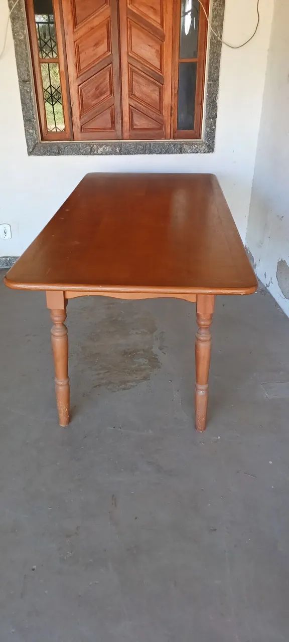 Mesa retangular de madeira