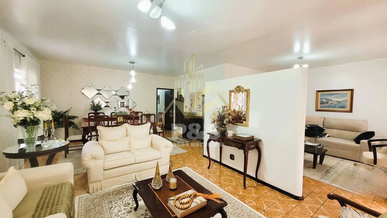 Casa ampla na Vila Sonia, Botucatu. Com 3 dormitórios e muito verde!