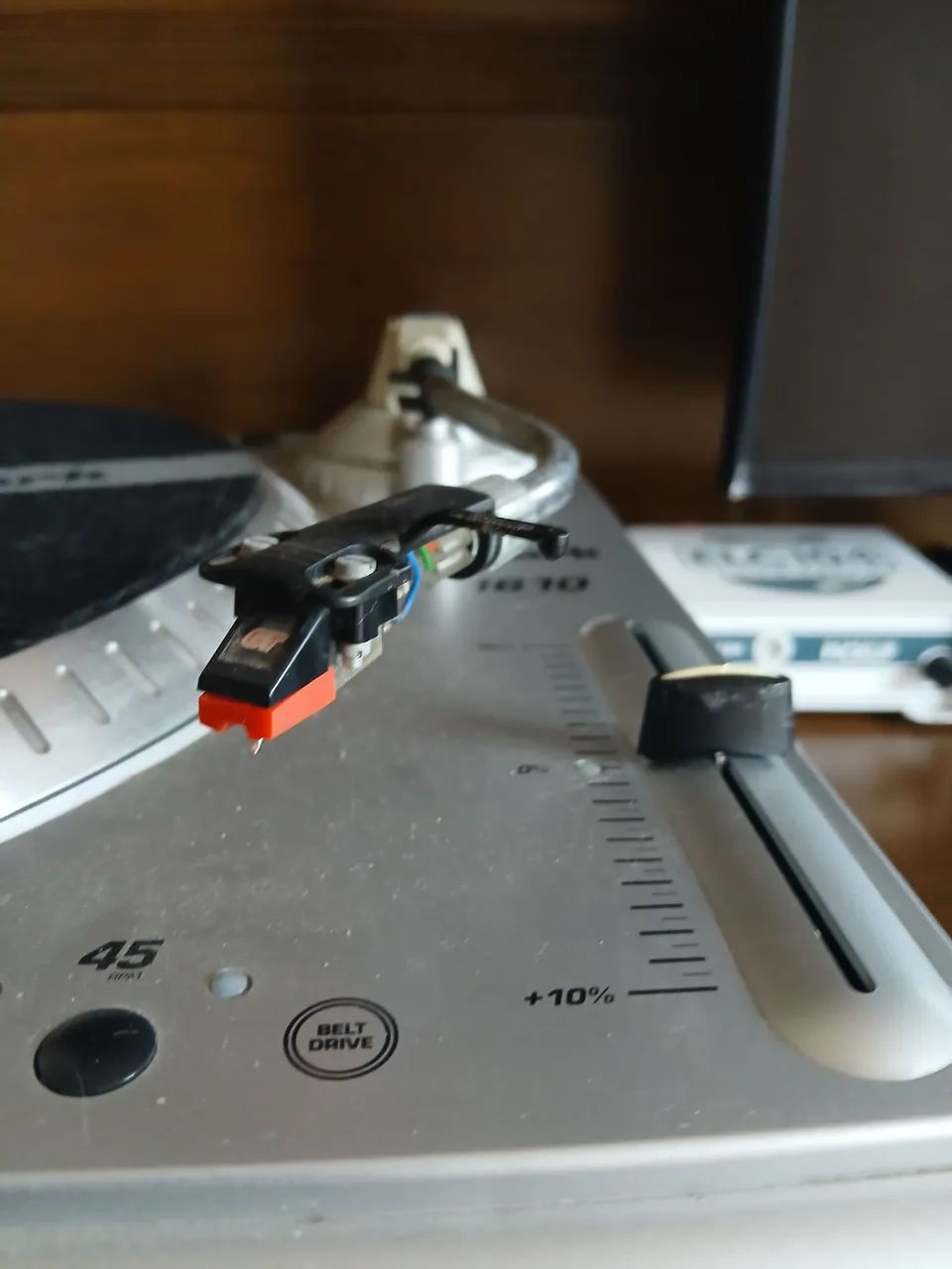 Toca discos Numark tt1610  - Foto 3