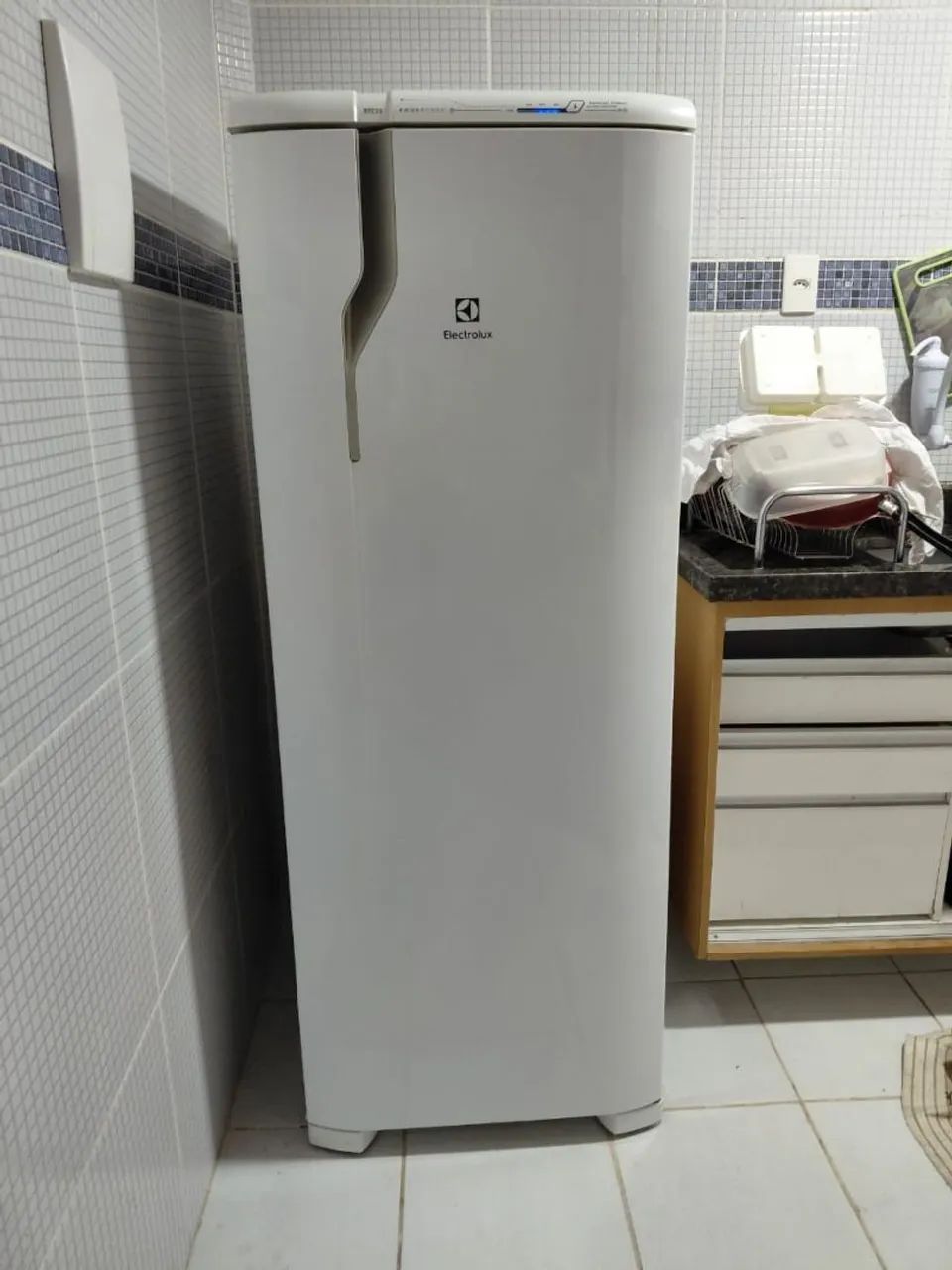 Geladeira Electrolux 300L Branca - Funcionando Perfeitamente - Foto 3