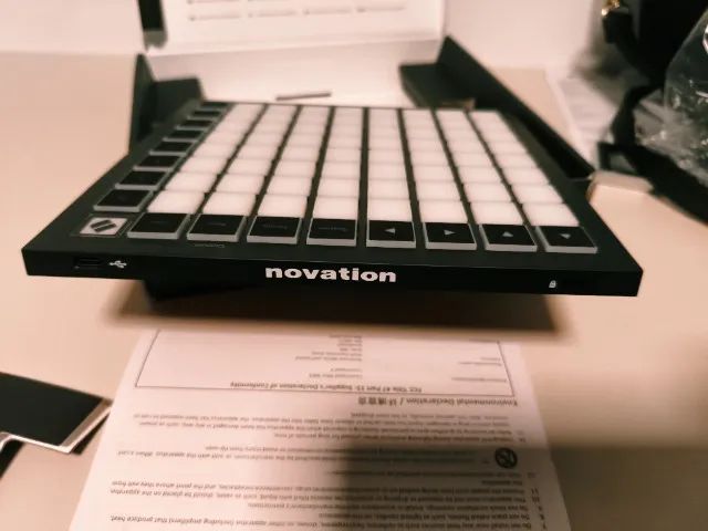 controlador Novation Launchpad Mini MK3 - Foto 3