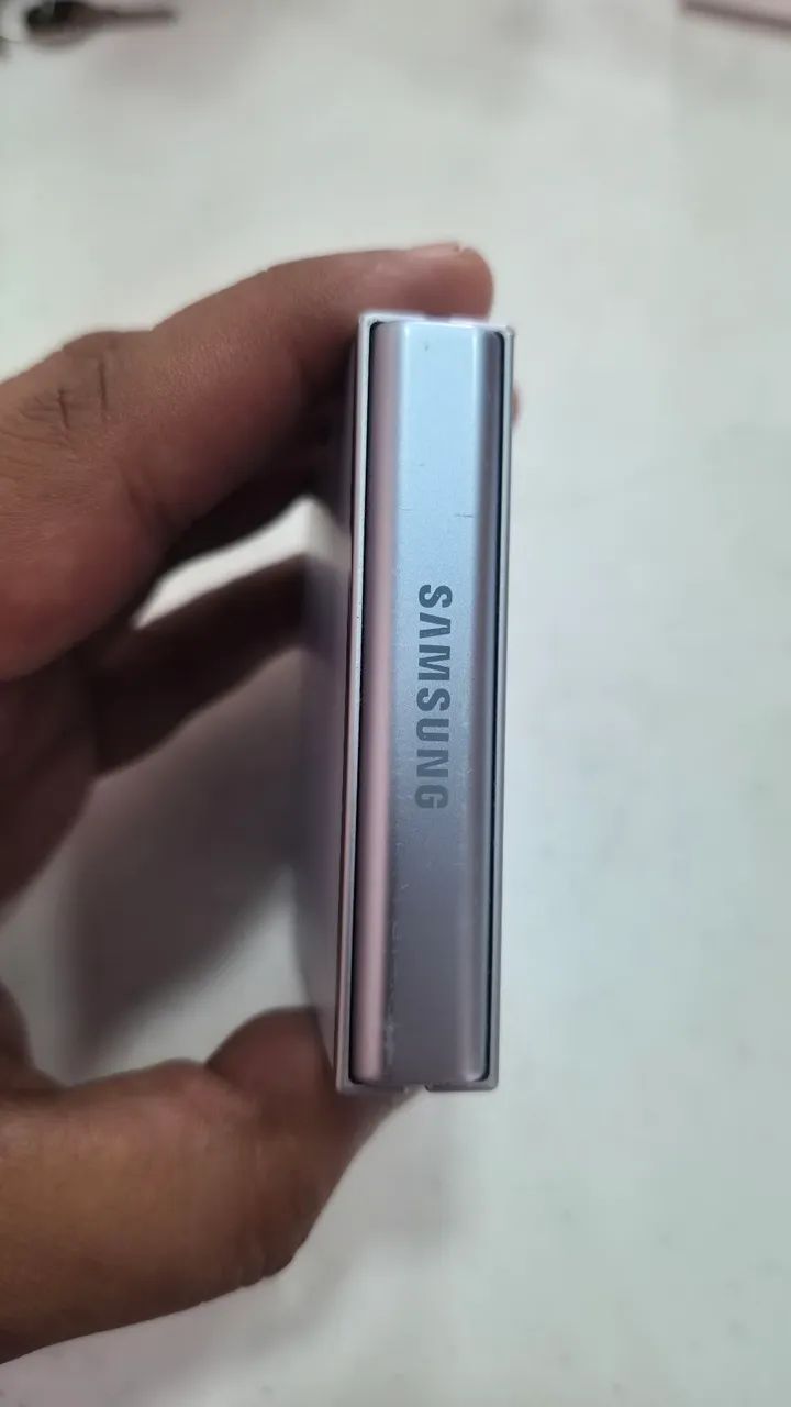 Samsung Galaxy ZFilp 6 - Foto 5