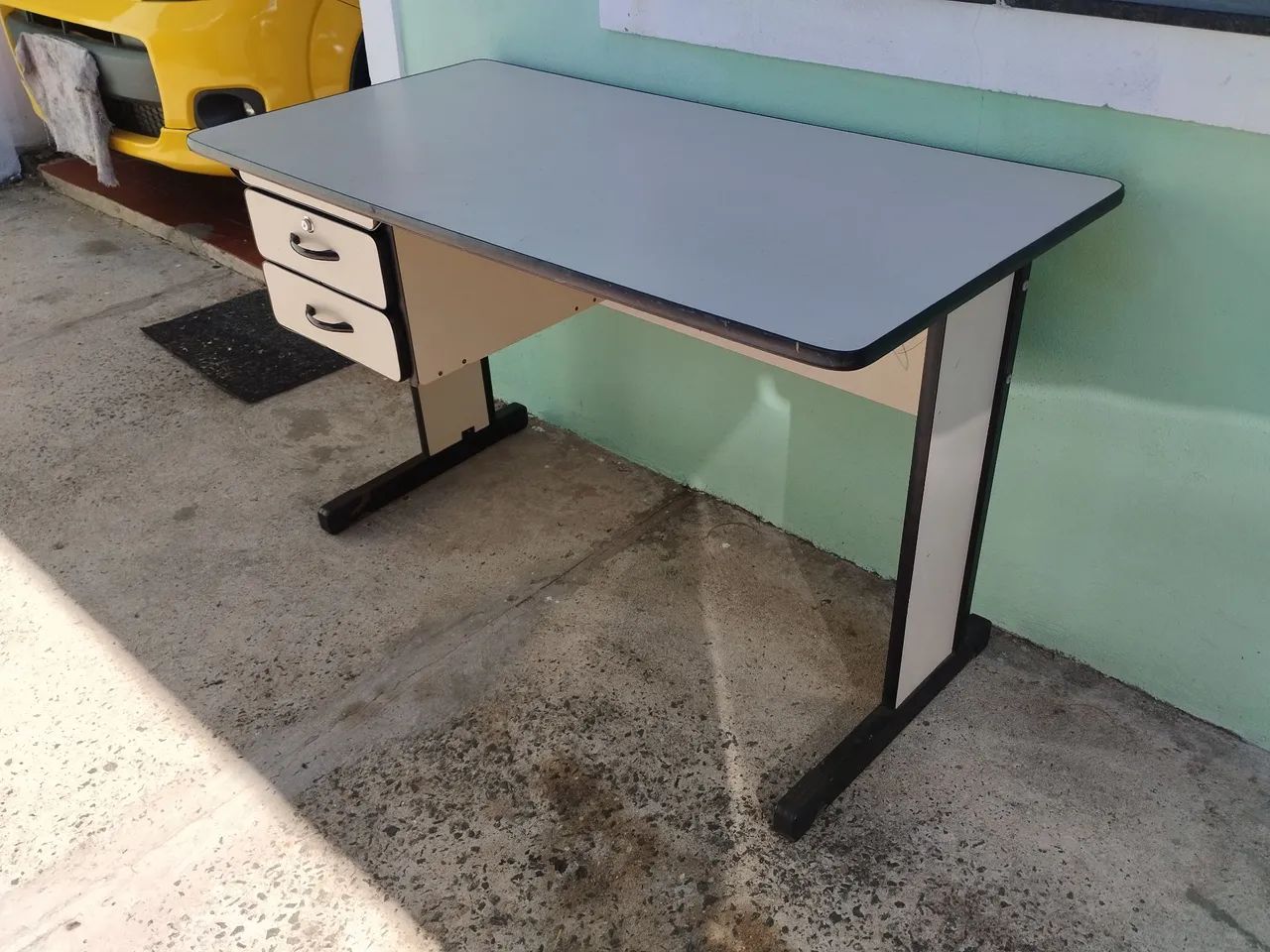 Escrivaninha duas gavetas  - Foto 2