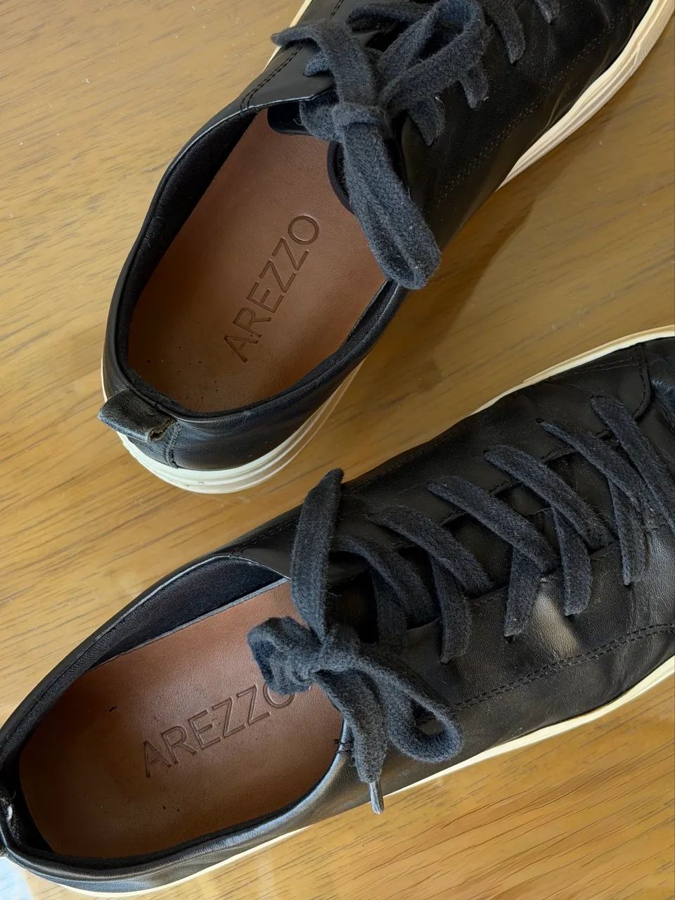 Tênis de couro preto Arezzo - Foto 3