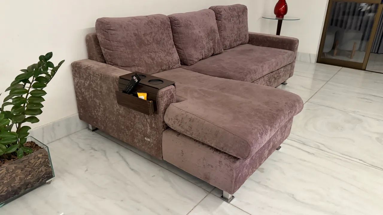 Vendo Sofá com chaise, 2,40 mts, tecido, em ótimo estado. - Foto 4