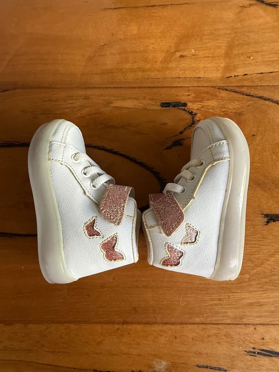 TÊNIS INFANTIL BRANCO COM LAÇO GLITTER - Foto 2
