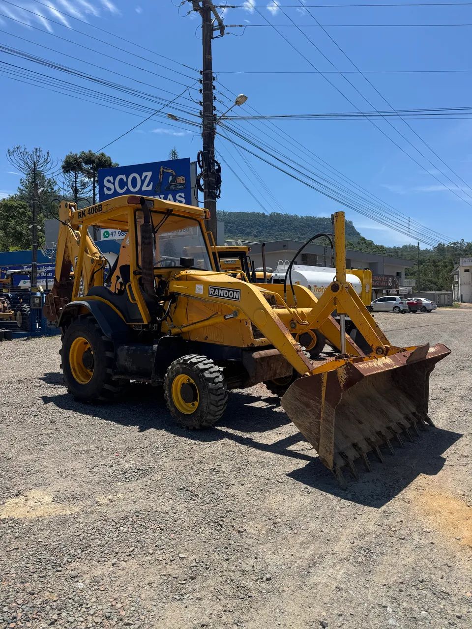 Retroescavadeira RANDON rk406B 4x4