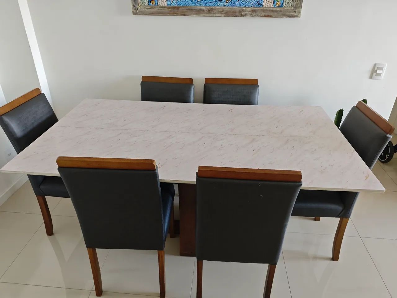 Vendo mesa com 6 cadeiras - Foto 2