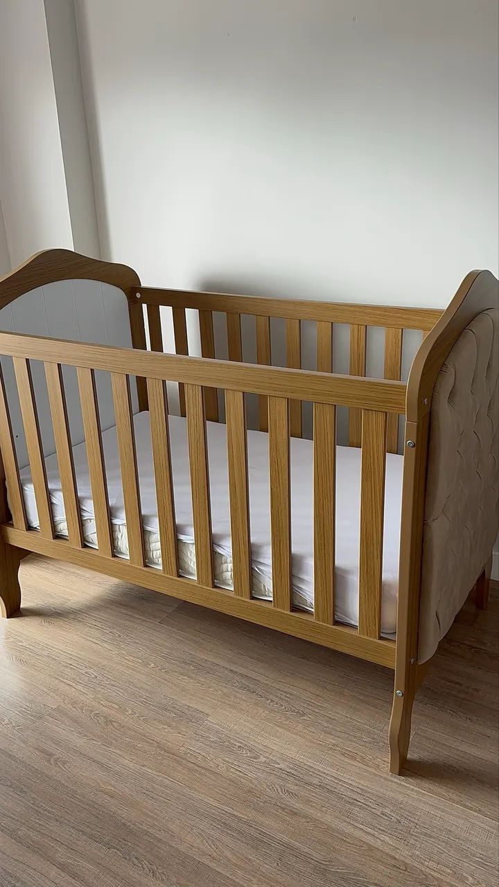 Berço Mini Cama 100 % MDF Com Capitonê Nature/Branco - Foto 4