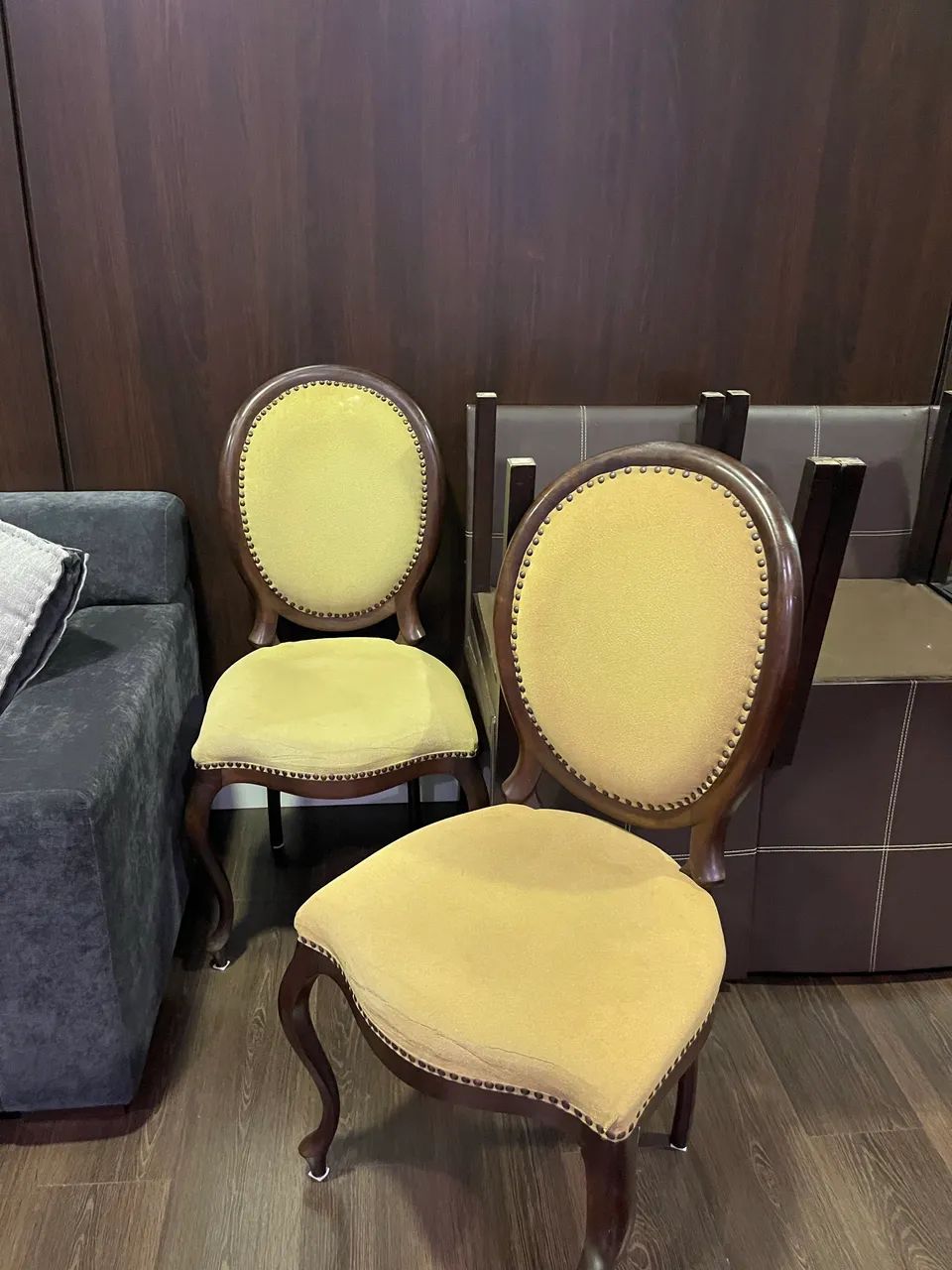Conjunto com 3 Cadeiras Clássicas Estilo Luís XV - Madeira Maciça . - Foto 2