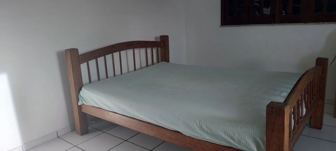 Vendo cama de casal com colchão  - Foto 2