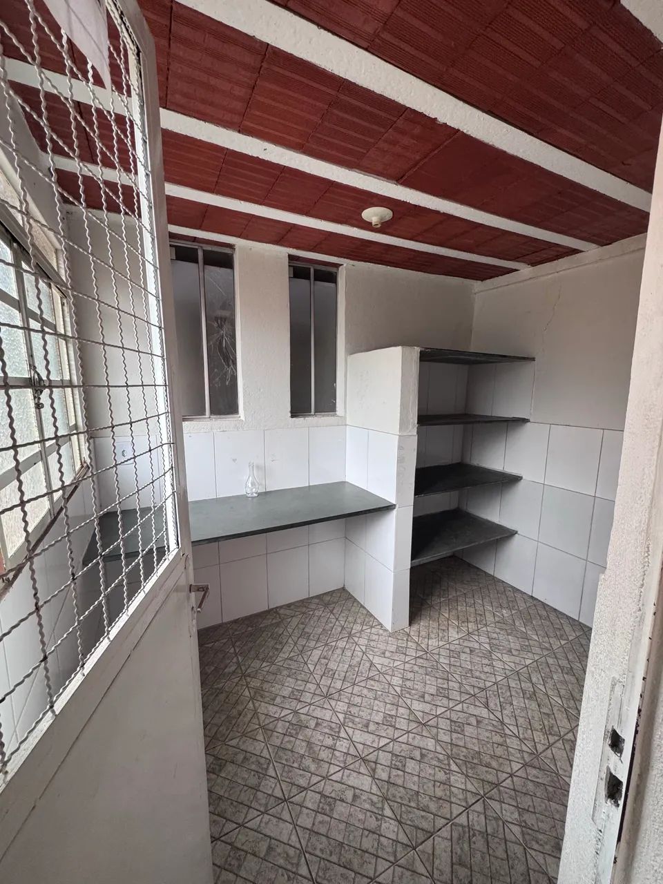 Vendo imóvel em ótimo ponto comercial - Foto 5