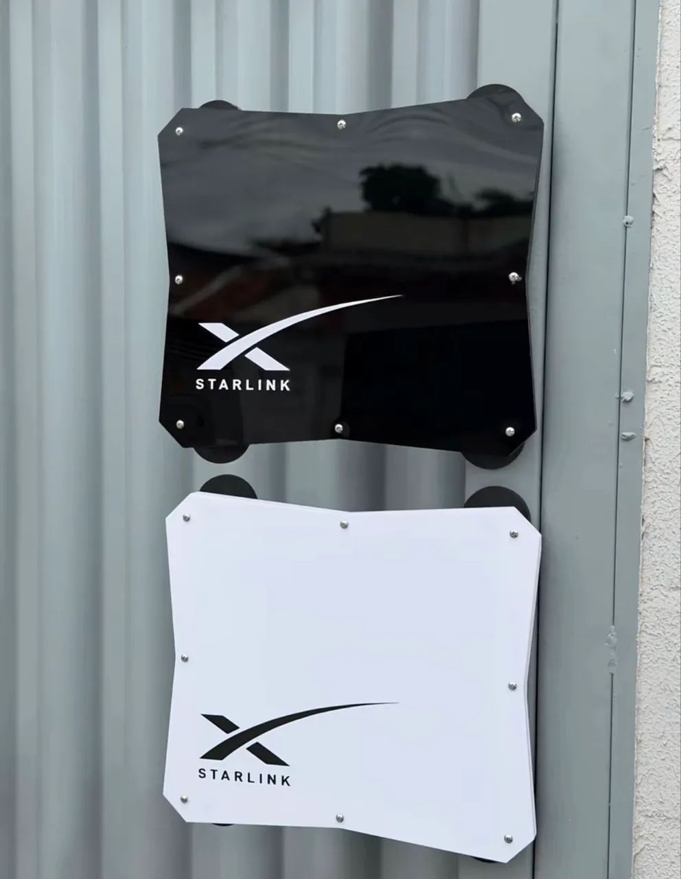 Vende-se case. Suporte de teto veicular Starlink Mini