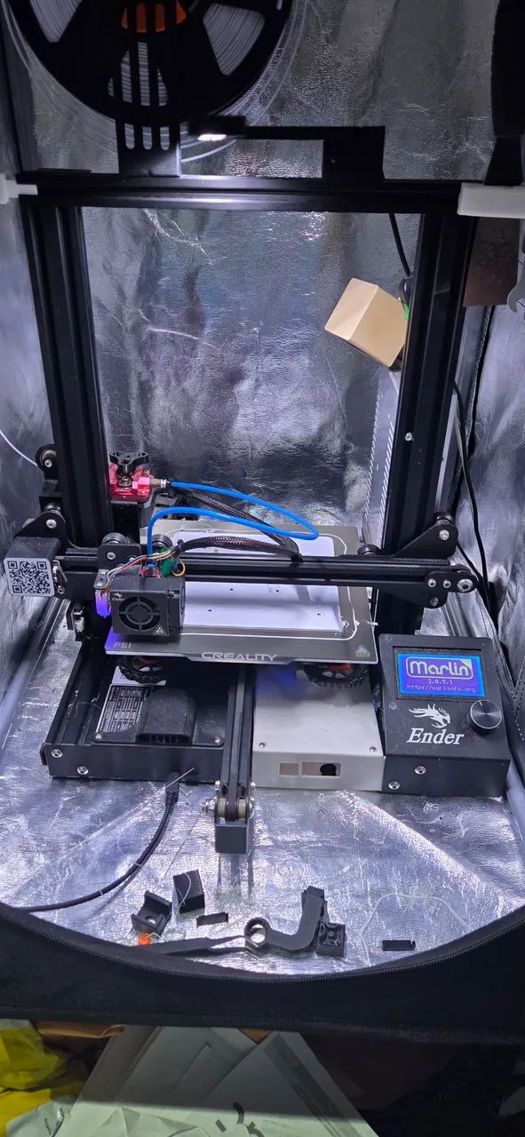 Impressora 3D Ender 3 da Creality com gabinete. - Foto 5
