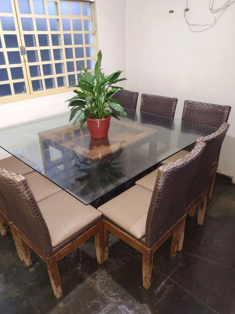 Mesa de vidro com 8 cadeiras  - Foto 2