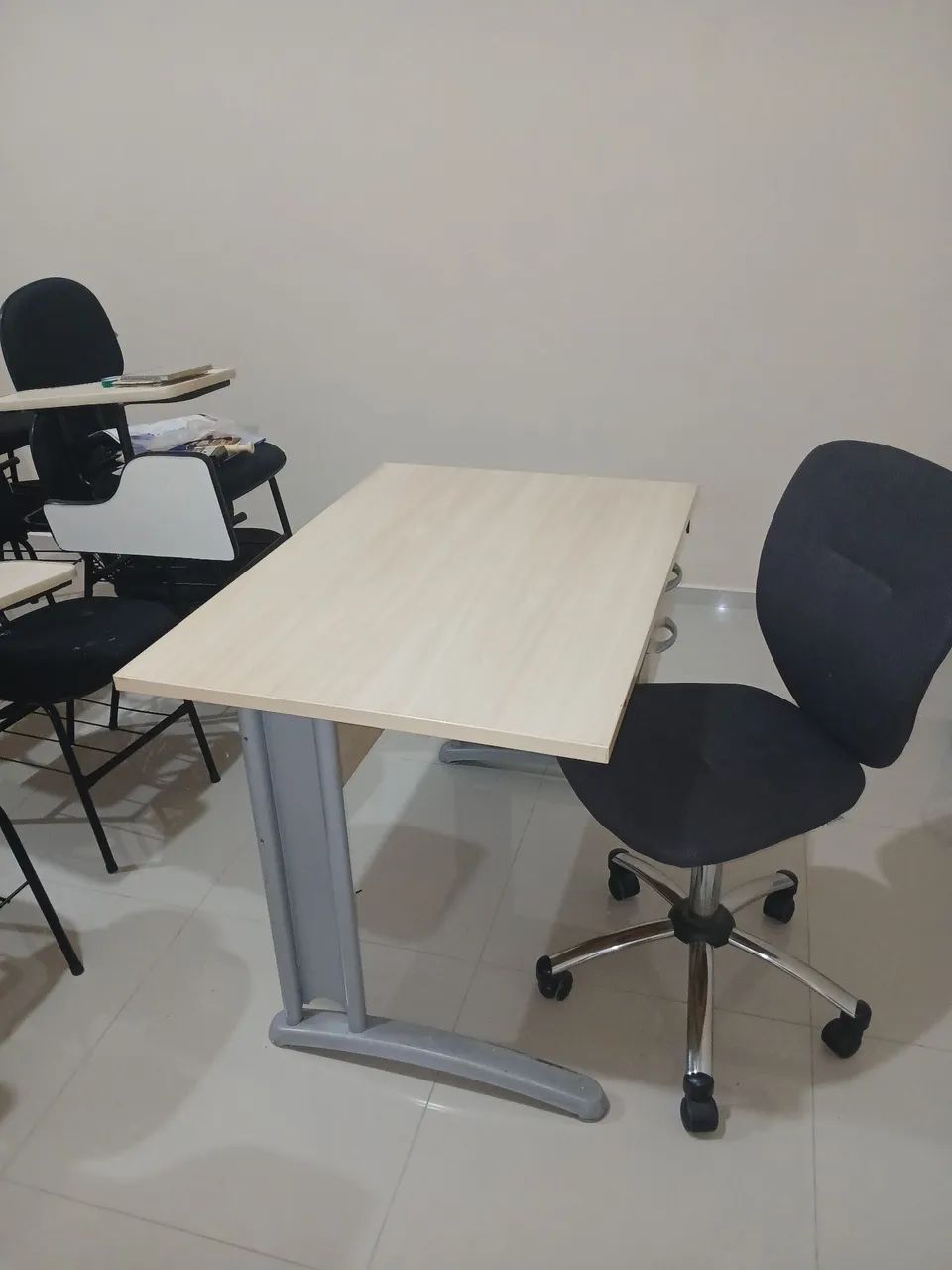 Mesa e cadeira  - Foto 2