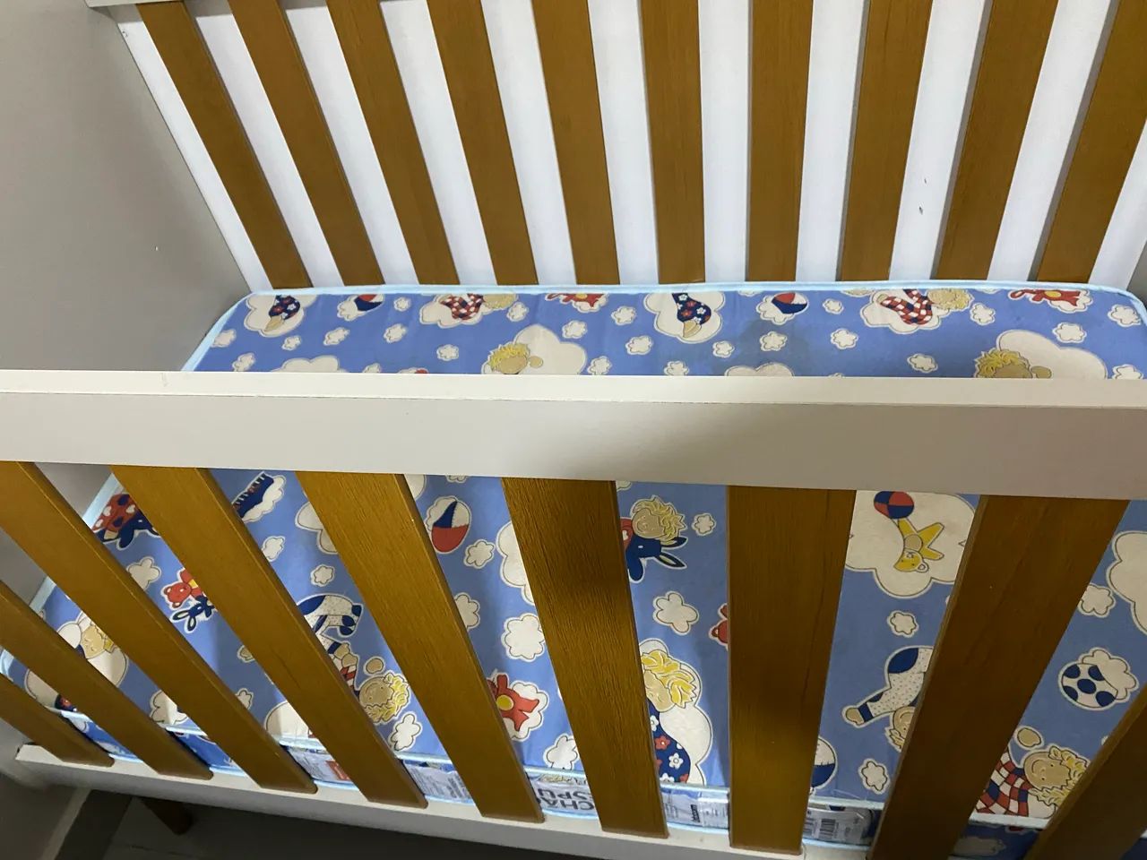 Berço que vira mine cama com colchão  - Foto 3