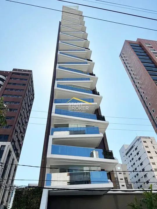 Apartamento com 3 Quartos e 4 banheiros à Venda, 209 m² - Foto 2