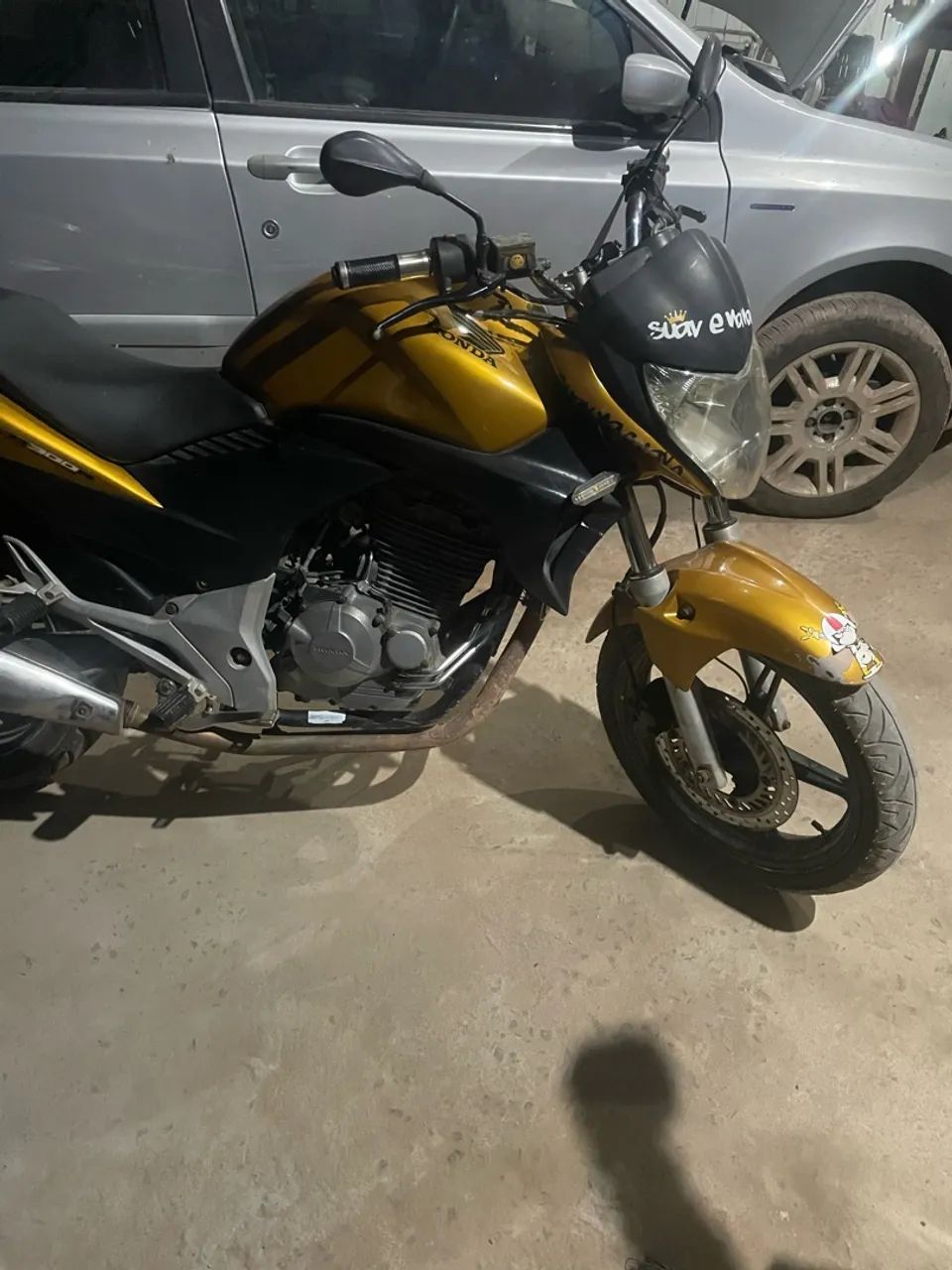 Vendo moto CB300 