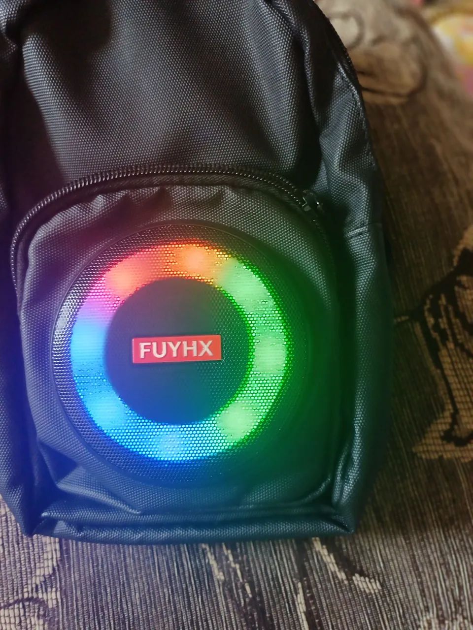 BOLSA BERG TRANSVERSAL COM SOM BLUETOOTH INTEGRADO 