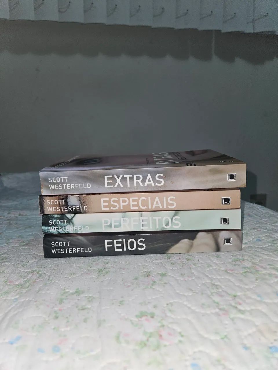 Coleção livros Feios - Scott Westerfeld