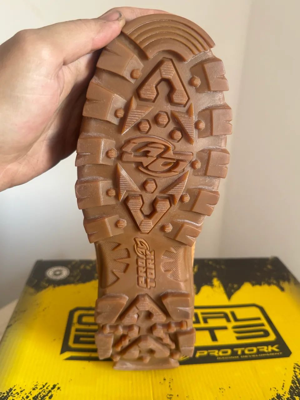 Bota pro tork nunca usada - Foto 2