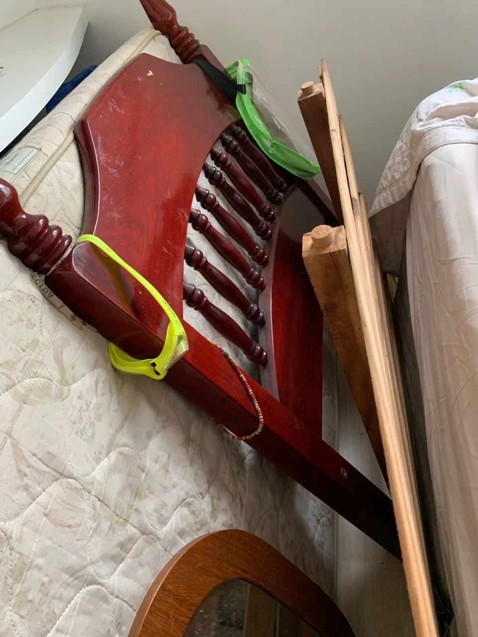 Cama de solteiro em madeira maciça - com colchão - Foto 2