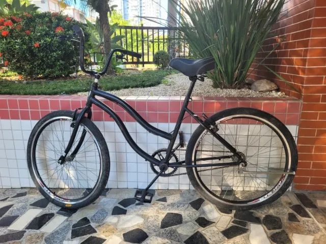 Bicicleta preta seminova 