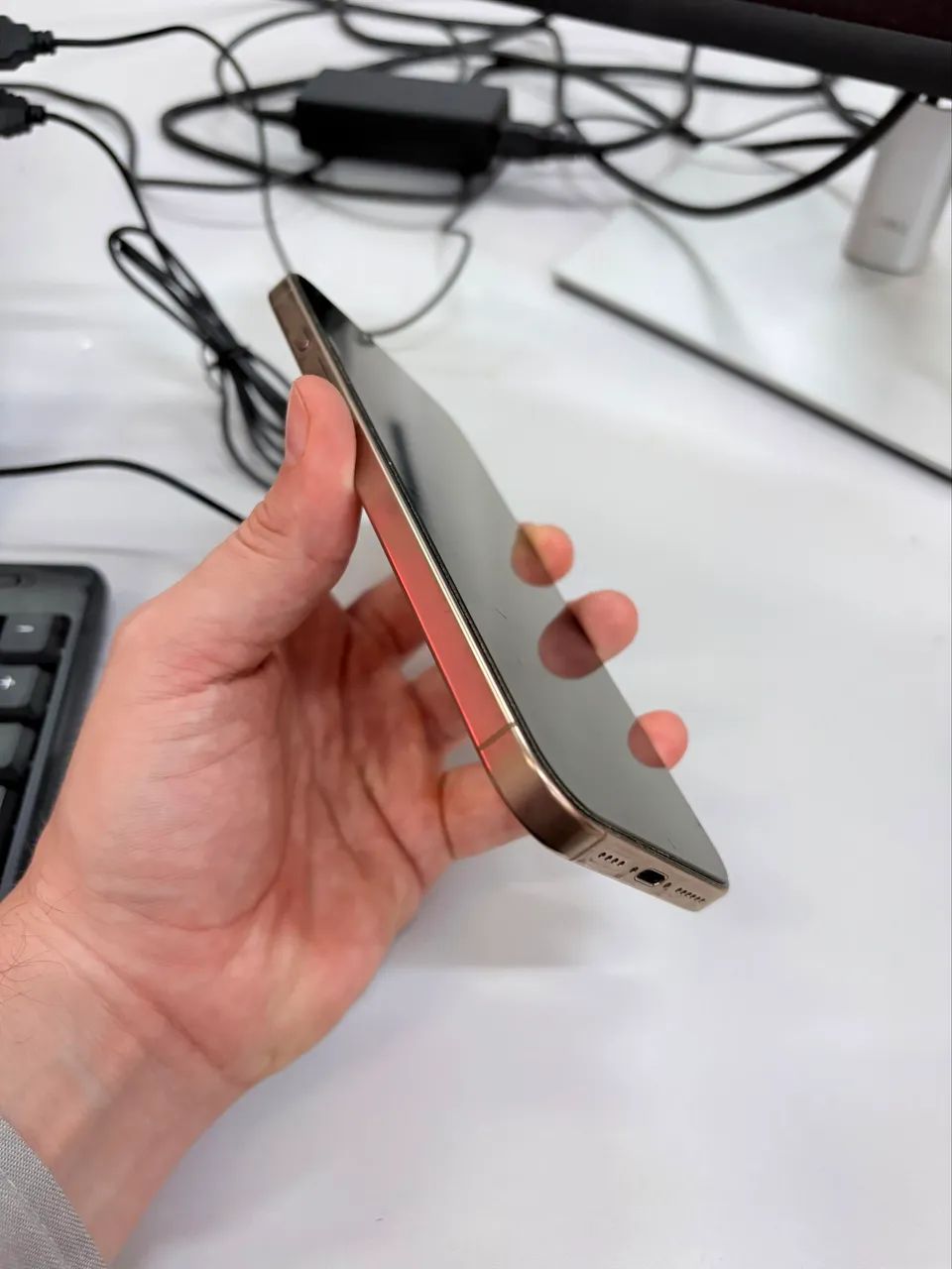 IPHONE 16 PRO MAX - DOURADO - Foto 4