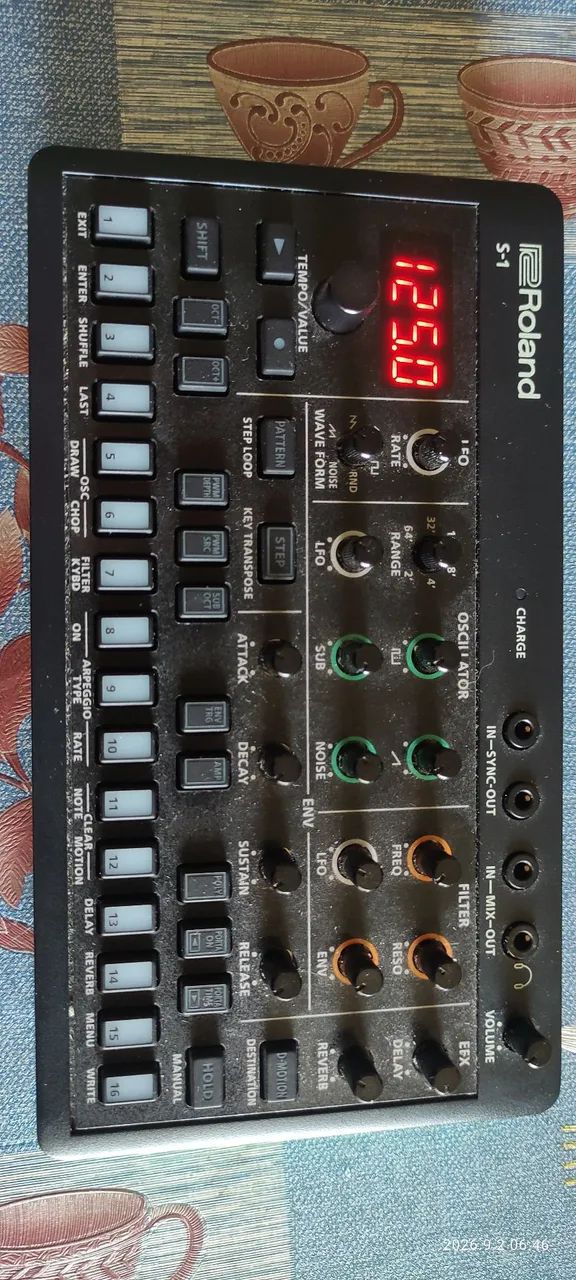 Roland S-1 