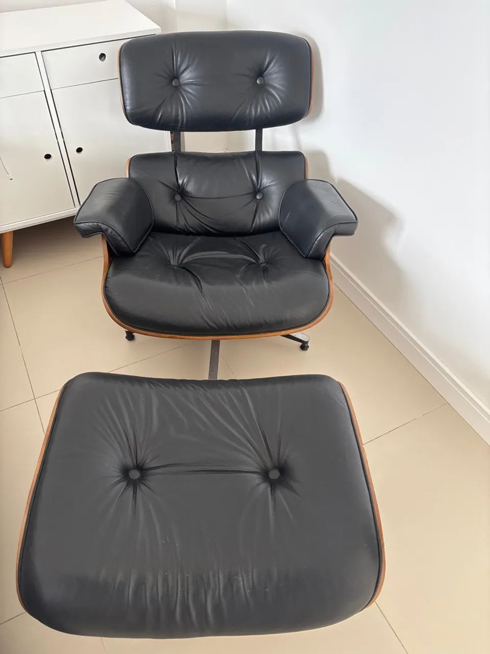 Poltrona Charles Eames couro legítimo