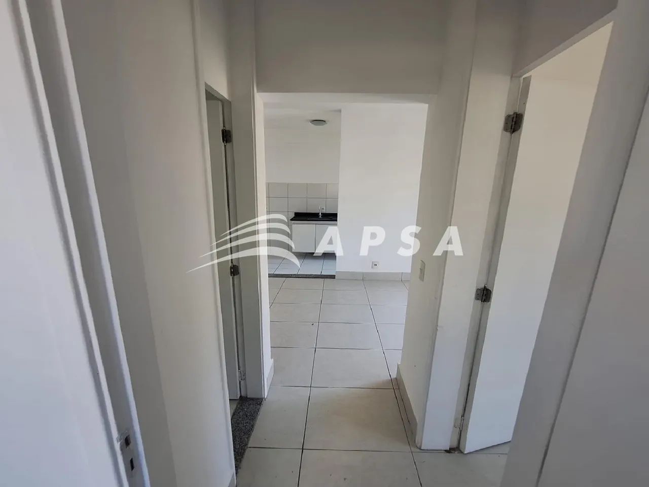 EM 45 M², CADA ESPAÇO FOI PLANEJADO PARA OFERECER CONFORTO E FUNCIONALIDADE. A SALA ILUMIN - Foto 12