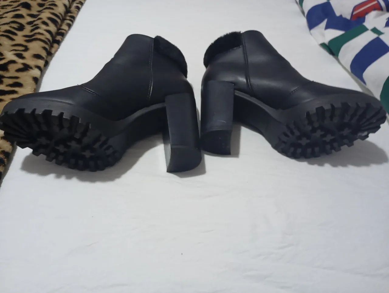 Bota moleca preta - Foto 4