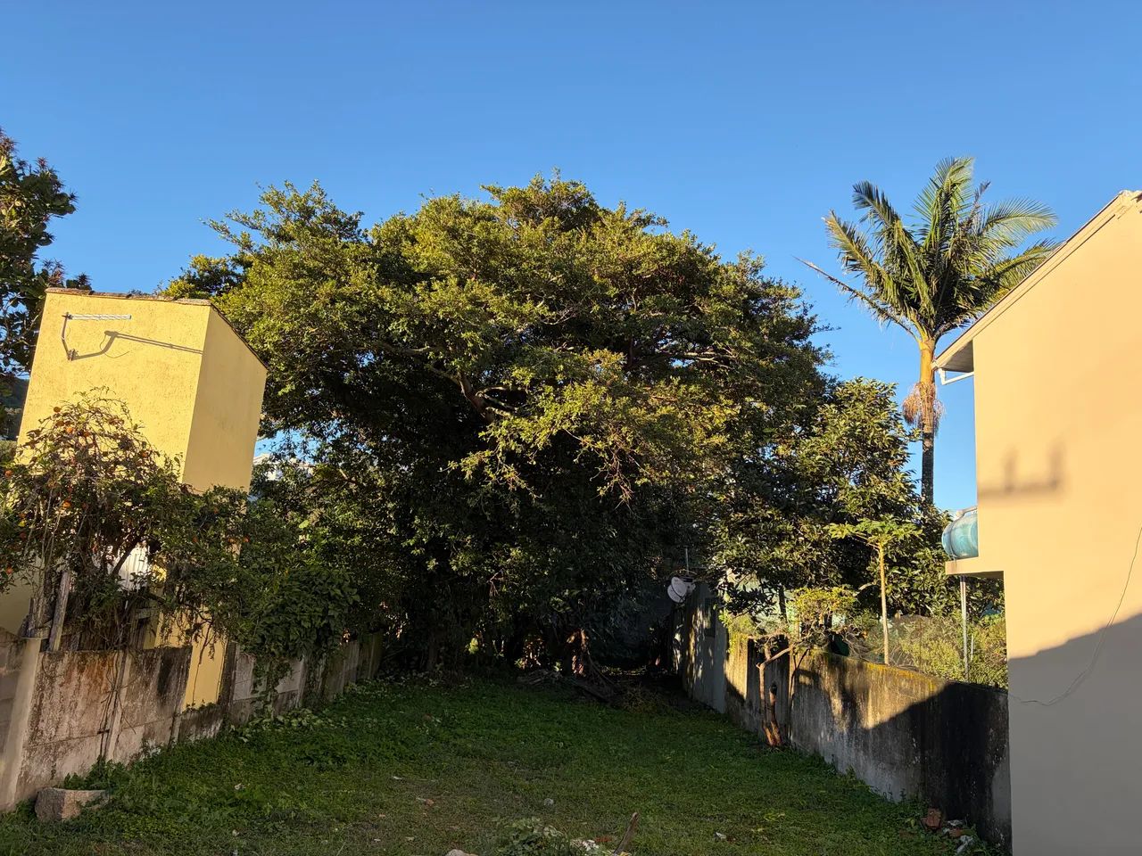 Vendo lindo lote perto Centro Histórico de Garopaba