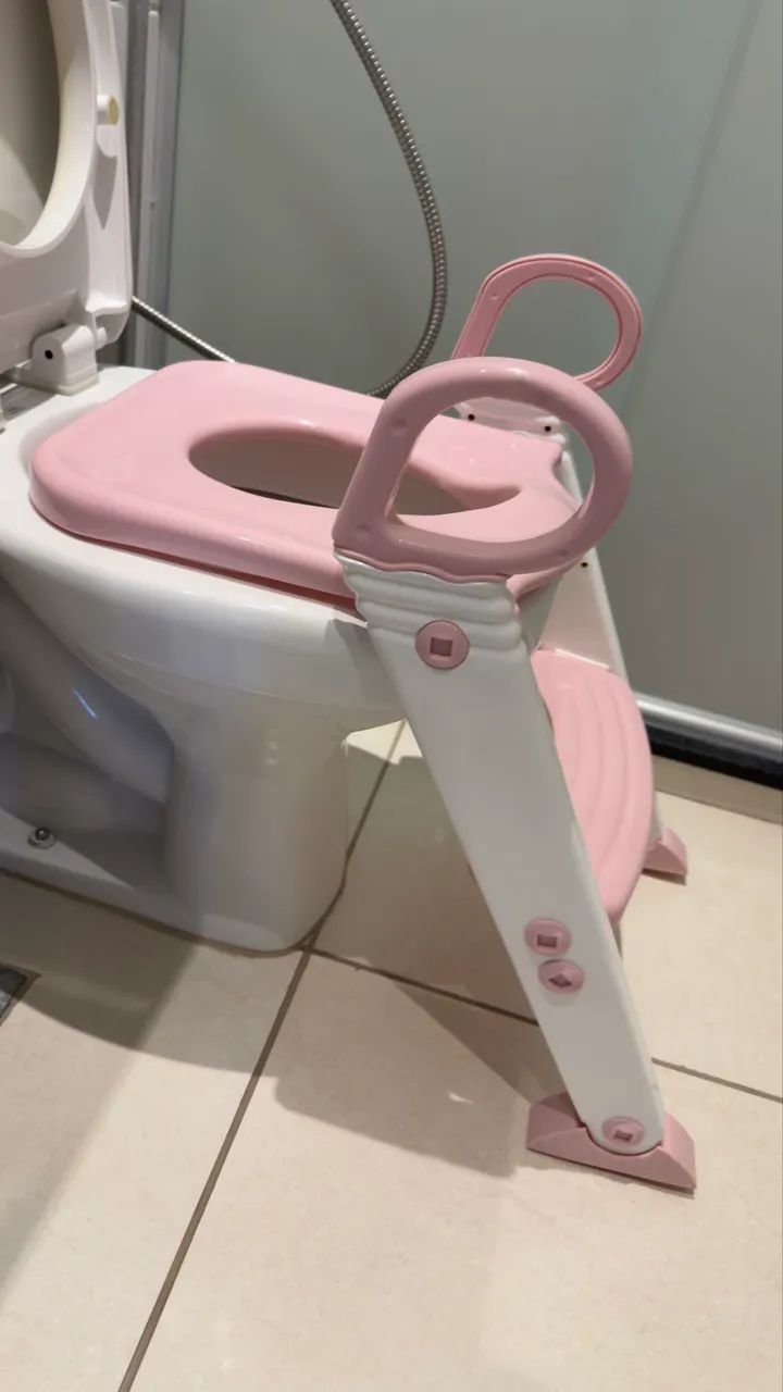 Assento redutor infantil com escada Rosa - Foto 2