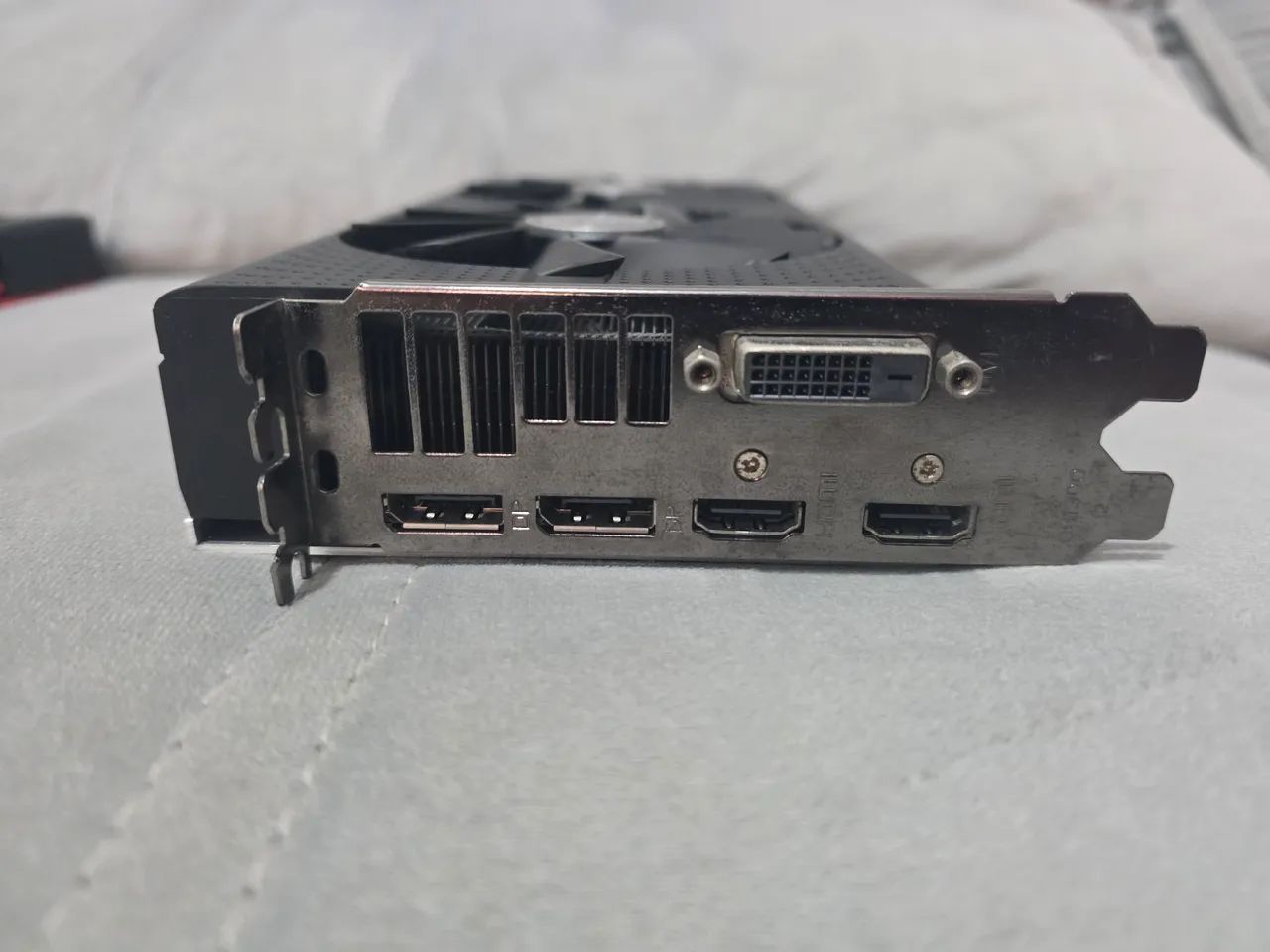 Placa de vídeo - RX 570 4GB Sapphire  - Foto 3