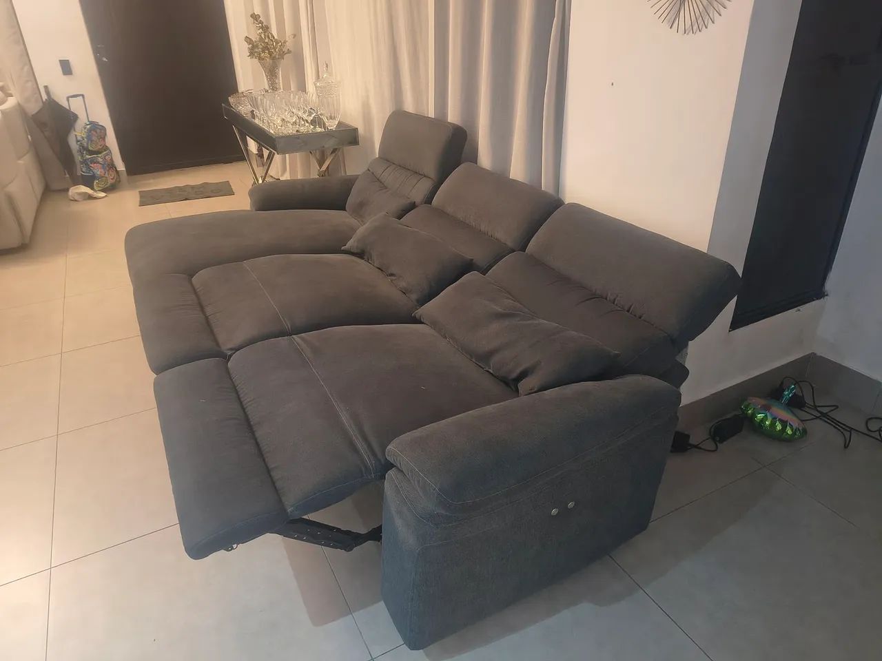 sofá modulado reclinável elétrico/motorizado com chaise e encosto de cabeça articulado - Foto 4