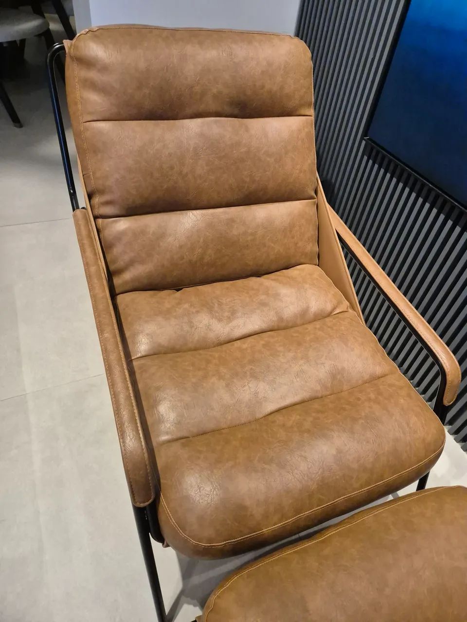 Poltrona Maggiolina com Puff - Caramelo - Foto 2