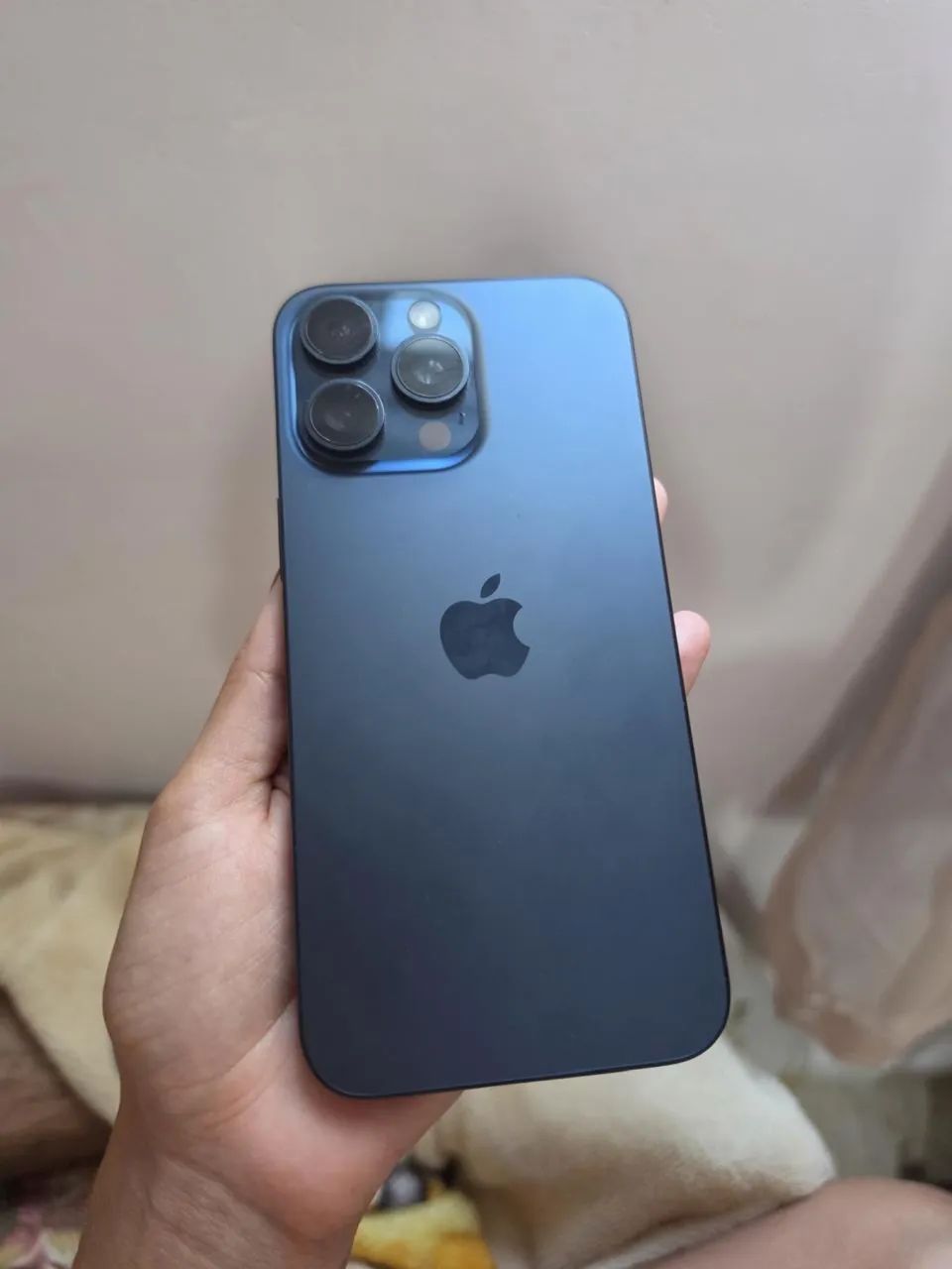 iPhone 15 Pro Max - 256gb - Foto 3